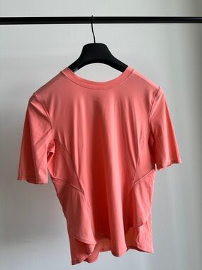 Lululemon Women's Coral Short Sleeve T-Shit